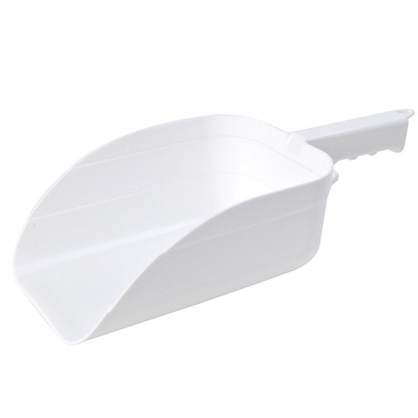 Miller MFG Little Giant Plastic Feed Scoop - 5 Pint